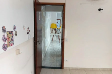 Casa térrea com 2 dormitórios à venda no Reneville, em Mairinque!