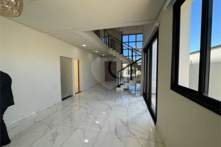 Casa à venda com 5 quartos, sendo 4 suítes, no condomínio Golden Ville, Itapetininga - SP