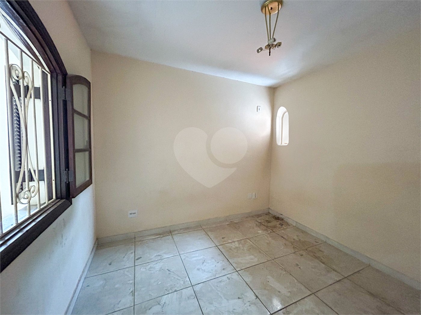 Sobrado à venda com 4 quartos, sendo 3 suítes, em Vila Libanesa, São Paulo, SP