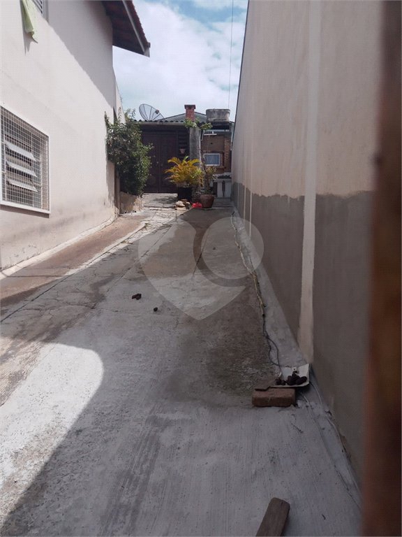 Casa à venda com 2 quartos, sendo 1 suíte, no Centro, Bom Jesus dos Perdões, SP