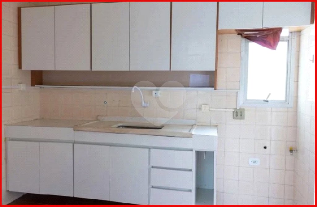 Apartamento à venda com 3 quartos, sendo 1 suíte, em Bosque da Saúde, São Paulo, SP