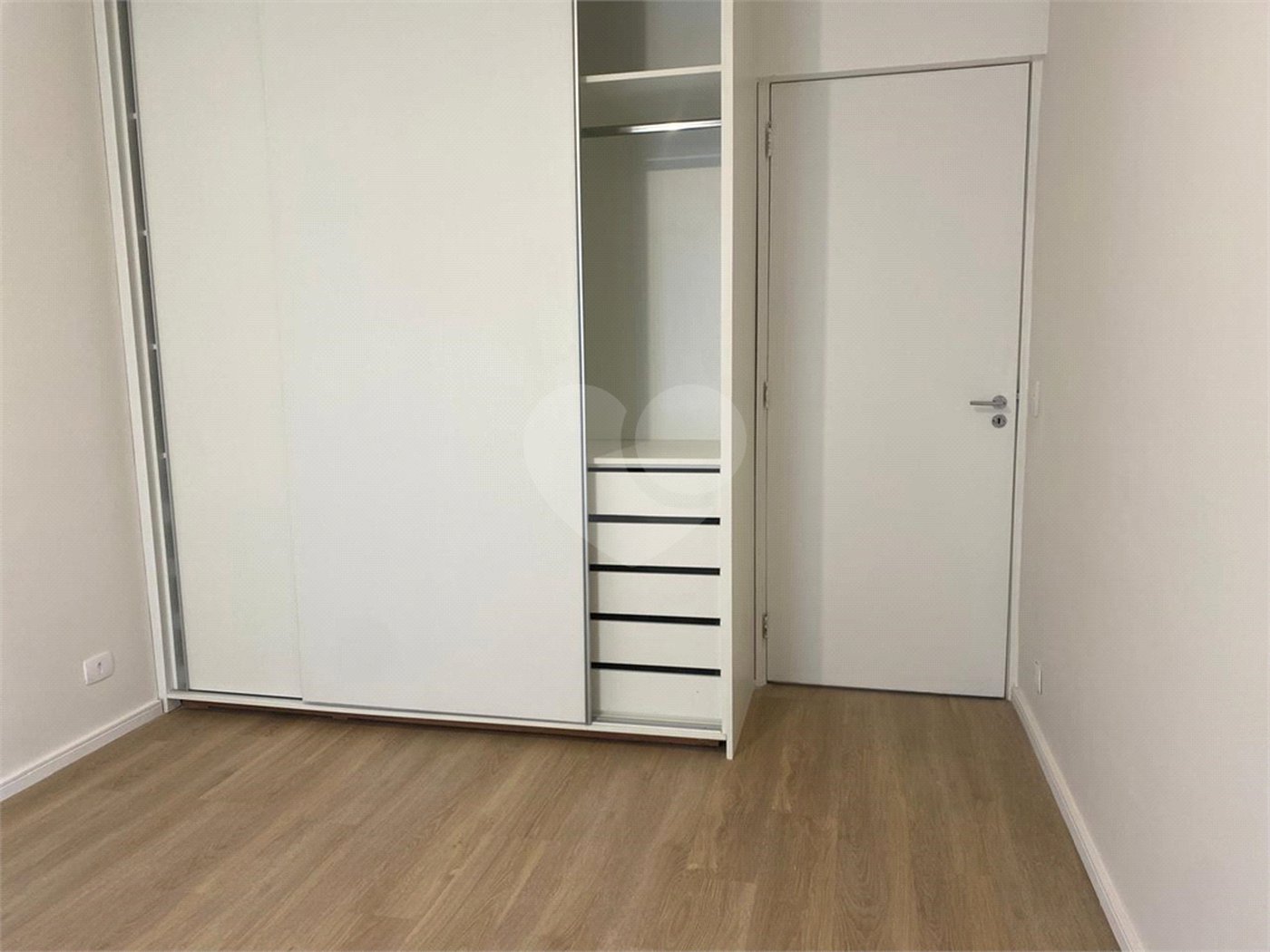 Apartamento à venda com 3 quartos, sendo 1 suíte,  em Itaim Bibi, São Paulo, SP