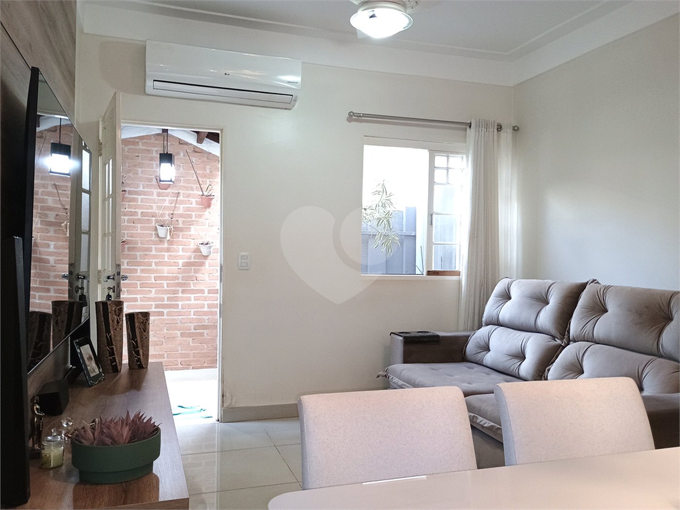 Casa à venda com 3 quartos, sendo 1 suíte, no condomínio Portal dos Pinheiros, Ribeirão Preto - SP