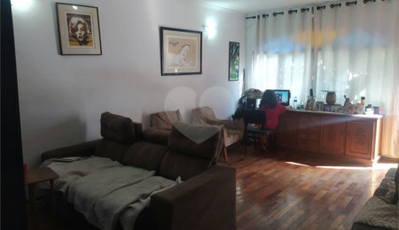 Sobrado à venda com 3 quartos, sendo 1 suíte,  em Tremembé, São Paulo, SP
