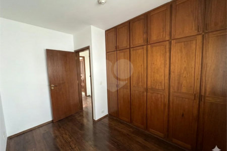 Sobrado à venda com 3 quartos, sendo 1 suíte,  em Vila Santo Antônio, São Paulo, SP