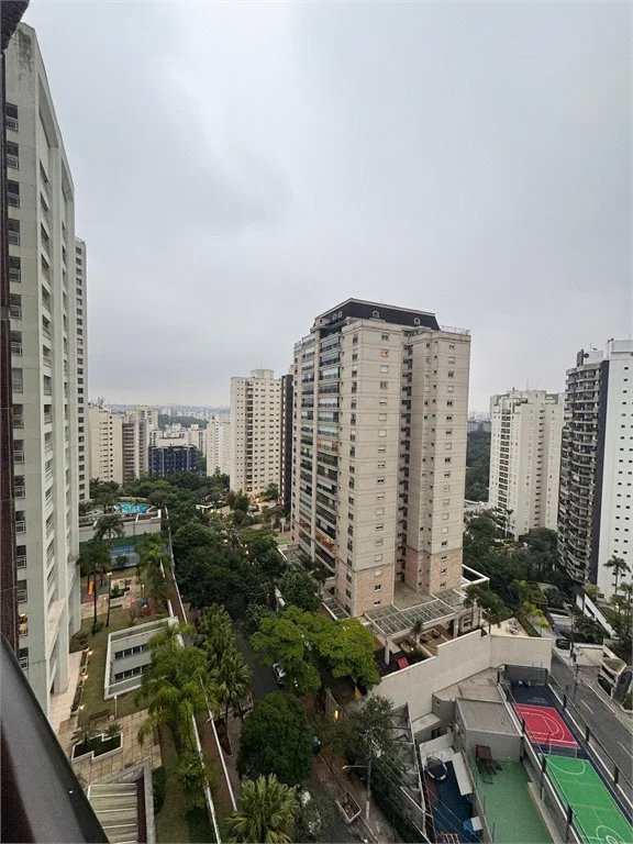 Apartamento à venda com 3 suítes em Vila Suzana, São Paulo, SP