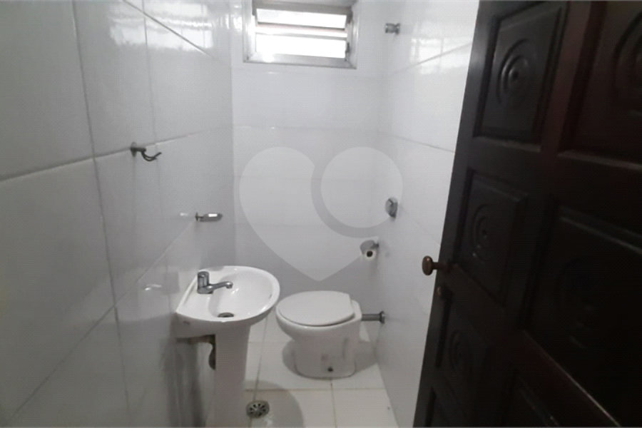 Sobrado à venda com 5 quartos, sendo 1 suíte,  em Vila Rosália, Guarulhos, SP