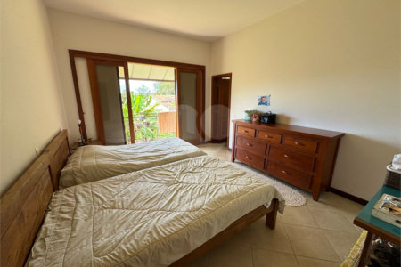 Casa à venda com 7 quartos, sendo 3 suítes,  em Jardim Colombo, Itapetininga, SP