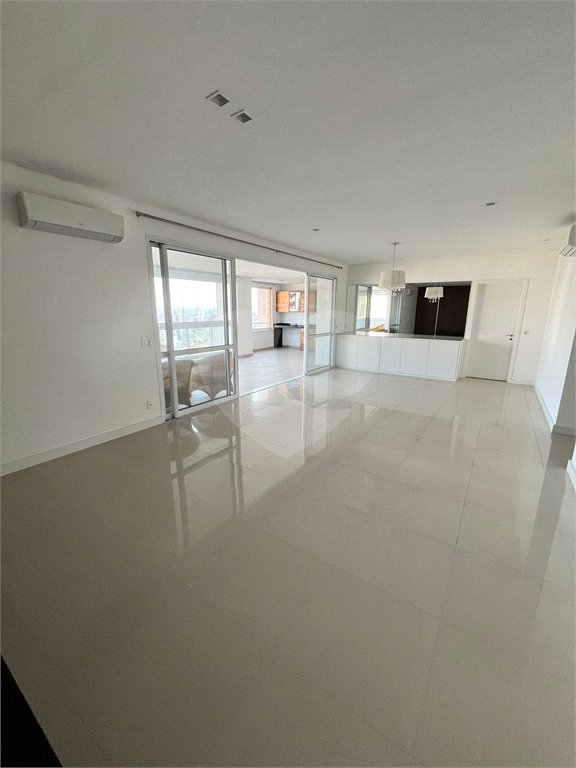 Apartamento à venda com 3 suítes em Vila Andrade, São Paulo, SP
