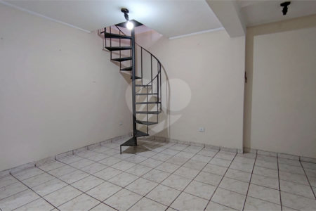 Sobrado à venda com 3 quartos, sendo 1 suíte,  em Chácara Santo Antônio, São Paulo, SP