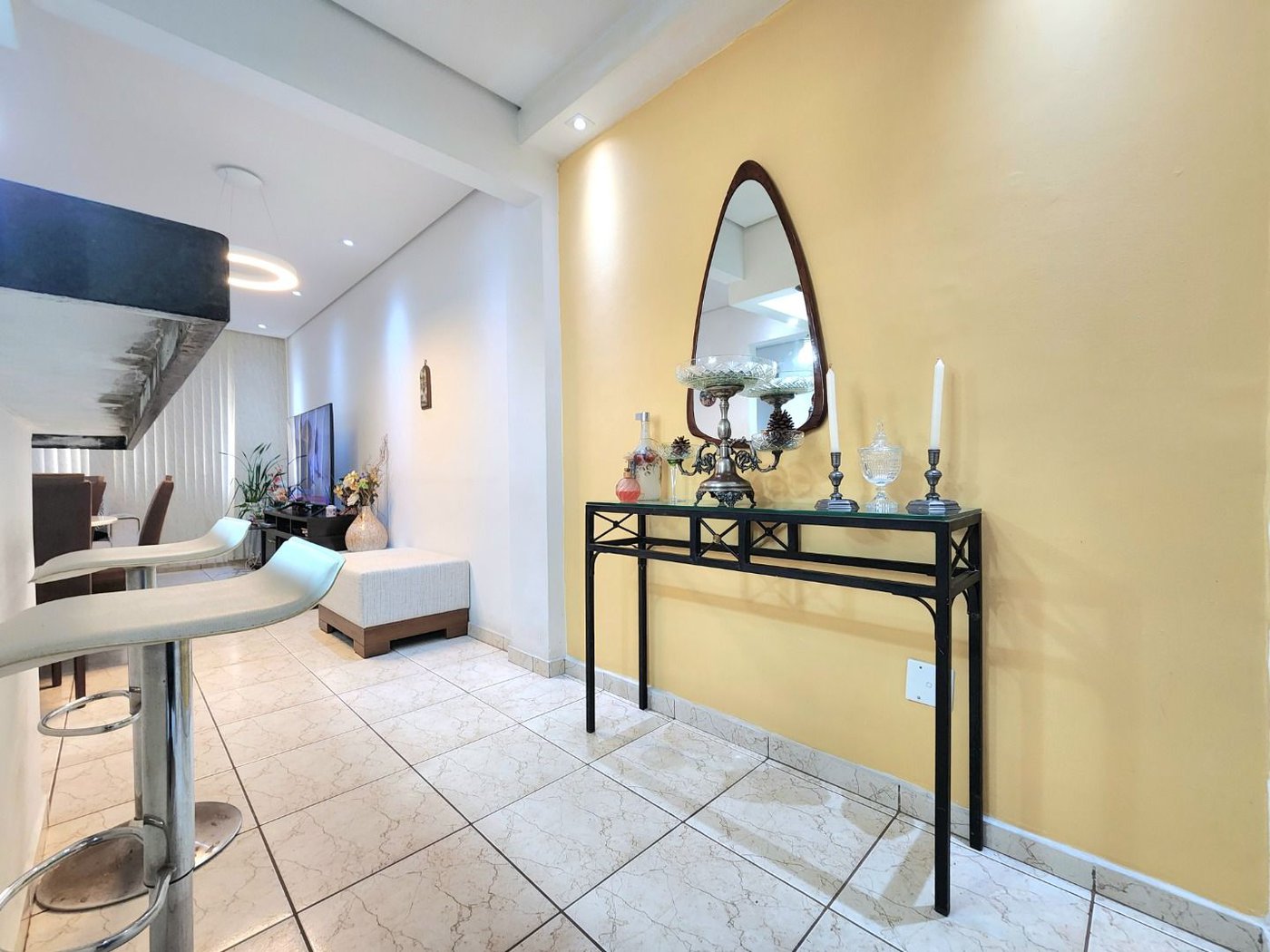 Apartamento 2 Dormitórios com Vista Mar, 1 Suíte e 50m da Praia – Santos