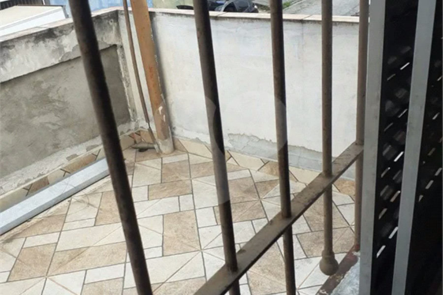 Sobrado à venda com 4 quartos, sendo 1 suíte, em Campo Limpo, São Paulo, SP