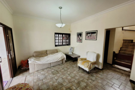 Sobrado à venda com 4 quartos, sendo 1 suíte, em Jardim Regina, Indaiatuba, SP