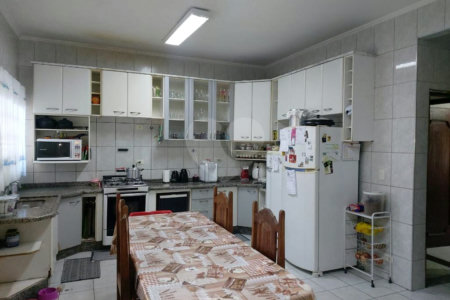 Sobrado à venda com 4 quartos, sendo 1 suíte, em Vila Rosália, Guarulhos, SP