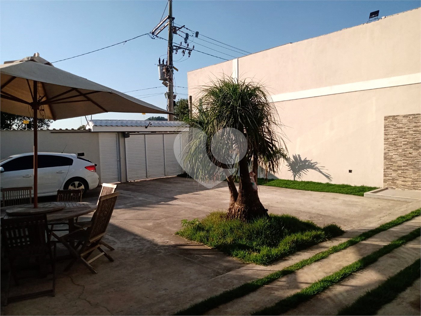 Casa à venda com 4 quartos, sendo 1 suíte, no condomínio Monte Líbano, Rio de Janeiro - RJ