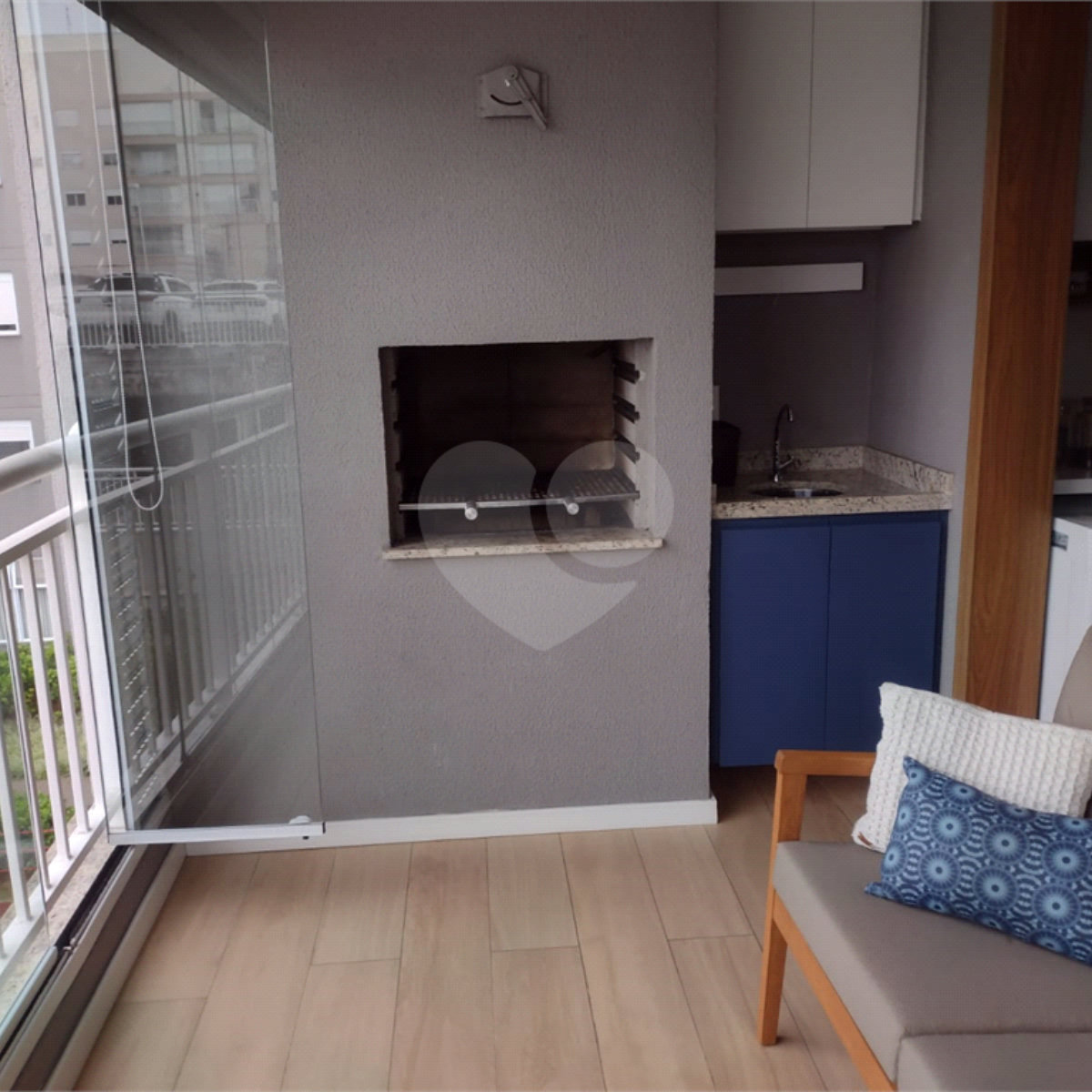 Apartamento à venda com 3 quartos, sendo 1 suíte,  em Campo Grande, São Paulo, SP
