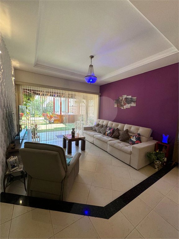 Casa à venda com 3 quartos, sendo 1 suíte, no condomínio Residencial Grape Village, Vinhedo - SP