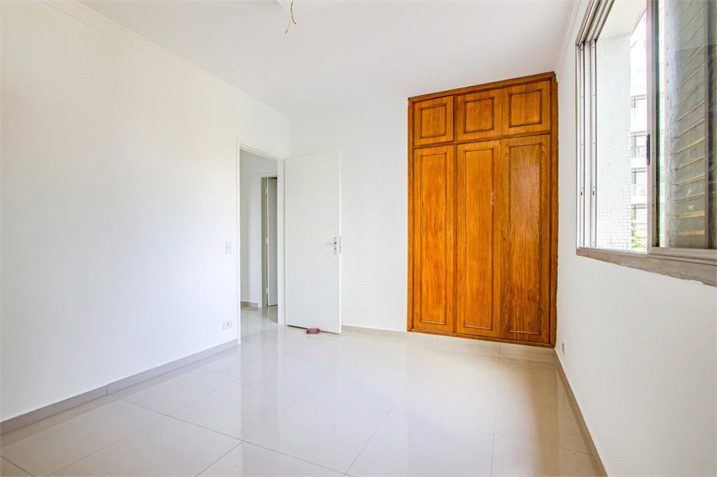 Apartamento à venda ou para alugar com 3 quartos, sendo 1 suíte, em Pinheiros, São Paulo, SP