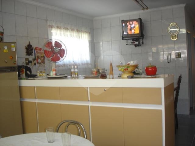 Sobrado à venda com 3 quartos, sendo 2 suítes, em Vila Irmãos Arnoni, São Paulo, SP