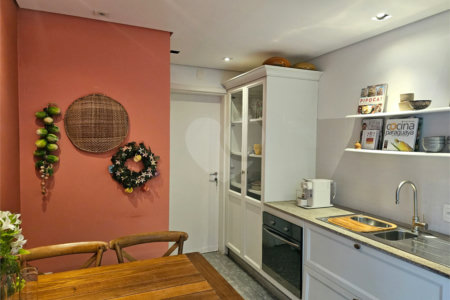 Casa à venda com 4 quartos, sendo 2 suítes,  no condomínio Villa Luxis, São Paulo - SP