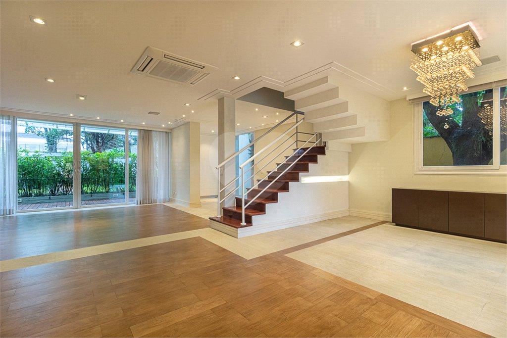 Casa à venda com 4 suítes no condomínio Las Cumbres, São Paulo - SP