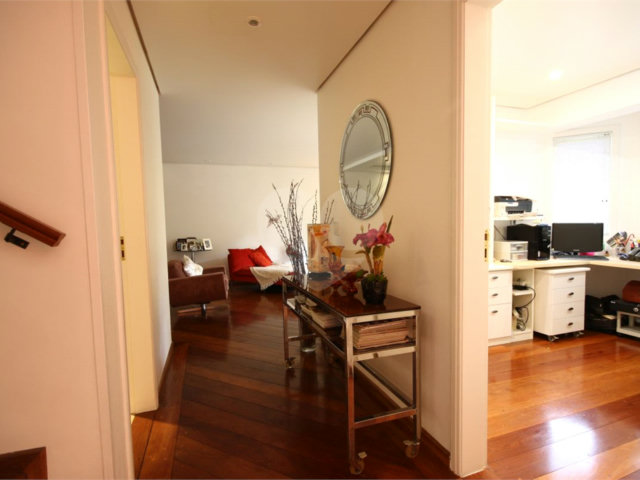 Casa à venda com 4 quartos, sendo 2 suítes,  no condomínio Boa Vista, São Paulo - SP