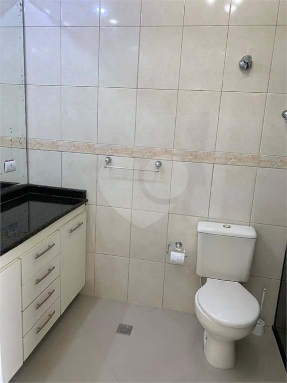 Sobrado à venda com 4 quartos, sendo 1 suíte, em Vila Campo Grande, São Paulo, SP