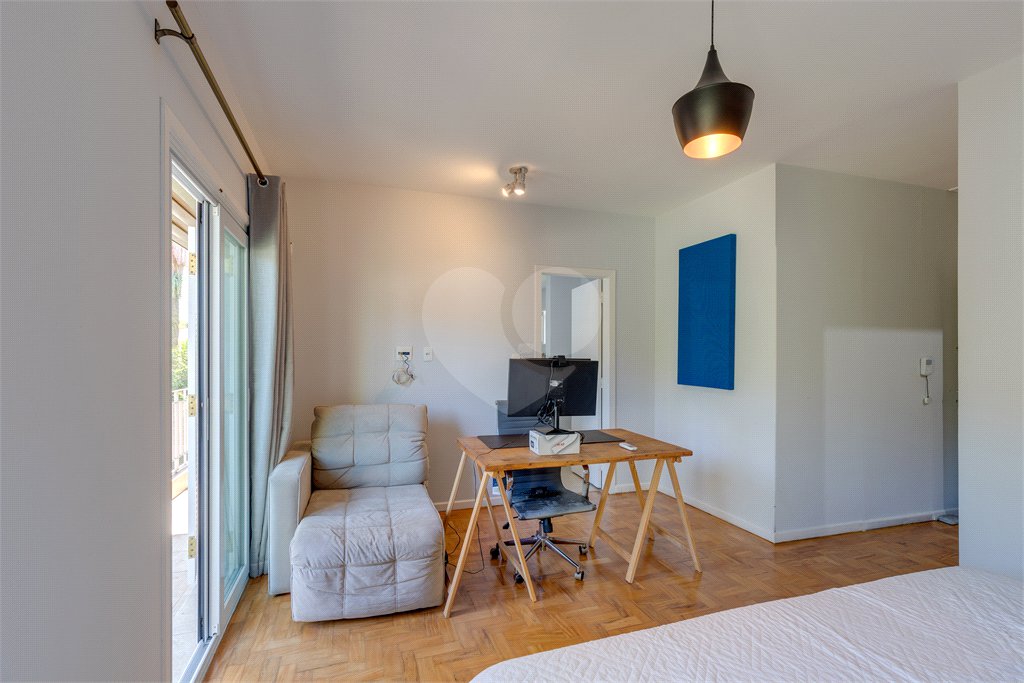 Casa à venda com 4 quartos, sendo 2 suítes,  em Alto da Boa Vista, São Paulo, SP