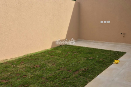Casa à venda com 3 suítes em Vila Petrópolis, Atibaia, SP