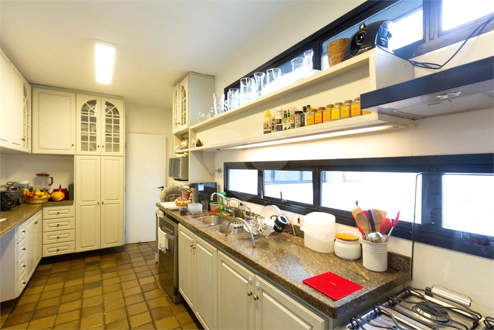 Apartamento à venda com 4 suítes em Vila Nova Conceição, São Paulo, SP