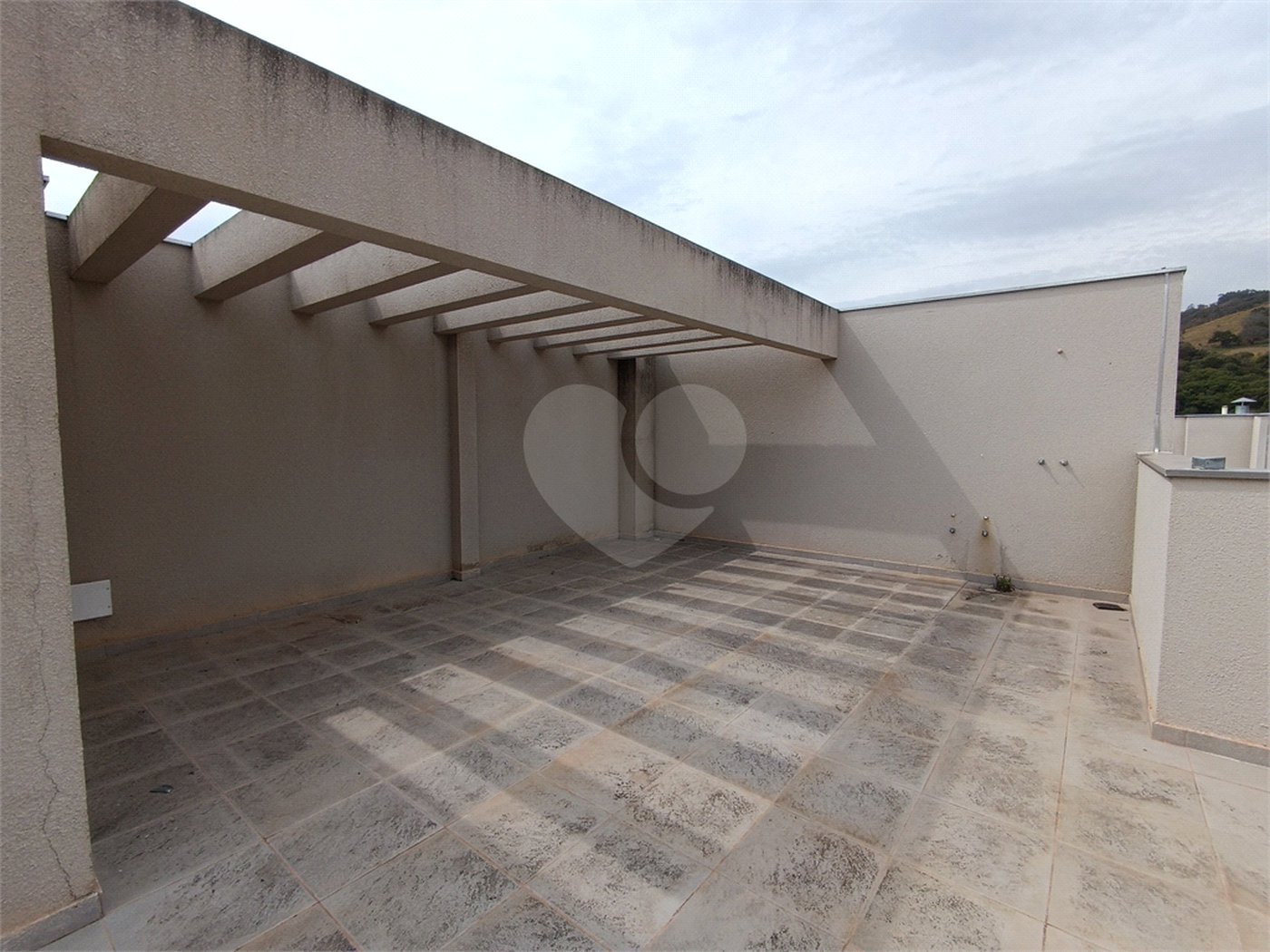 Apartamento à venda com 2 quartos, sendo 1 suíte, em Bairro do Cambará, São Roque, SP