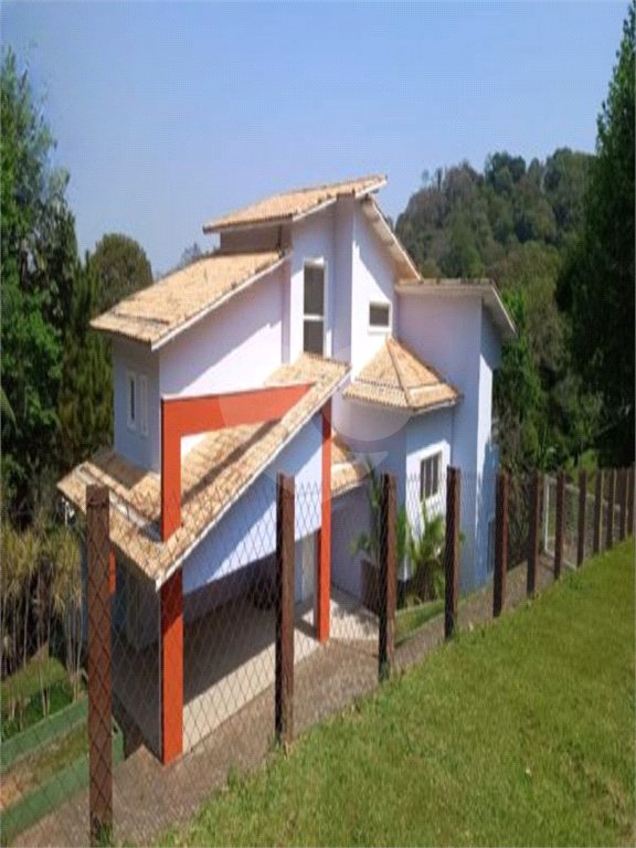 Casa à venda ou para alugar com 4 suítes no condomínio Quebec Ville Residencial, São Roque - SP