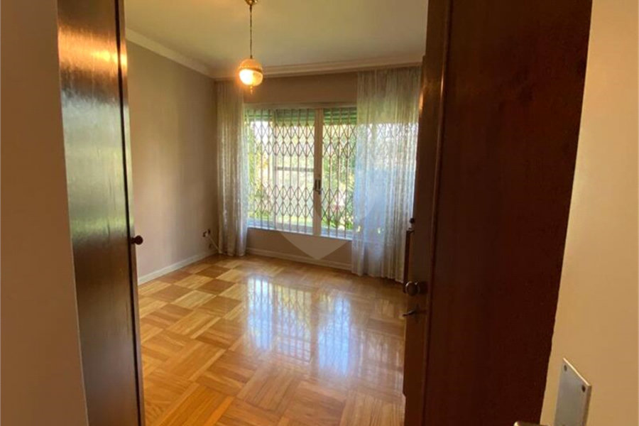 Casa Térrea à venda com 4 quartos, sendo 2 suítes, em Jardim Floresta, São Paulo, SP
