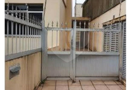 Sobrado à venda com 4 quartos, sendo 3 suítes,  em Jardim Petrópolis, São Paulo, SP