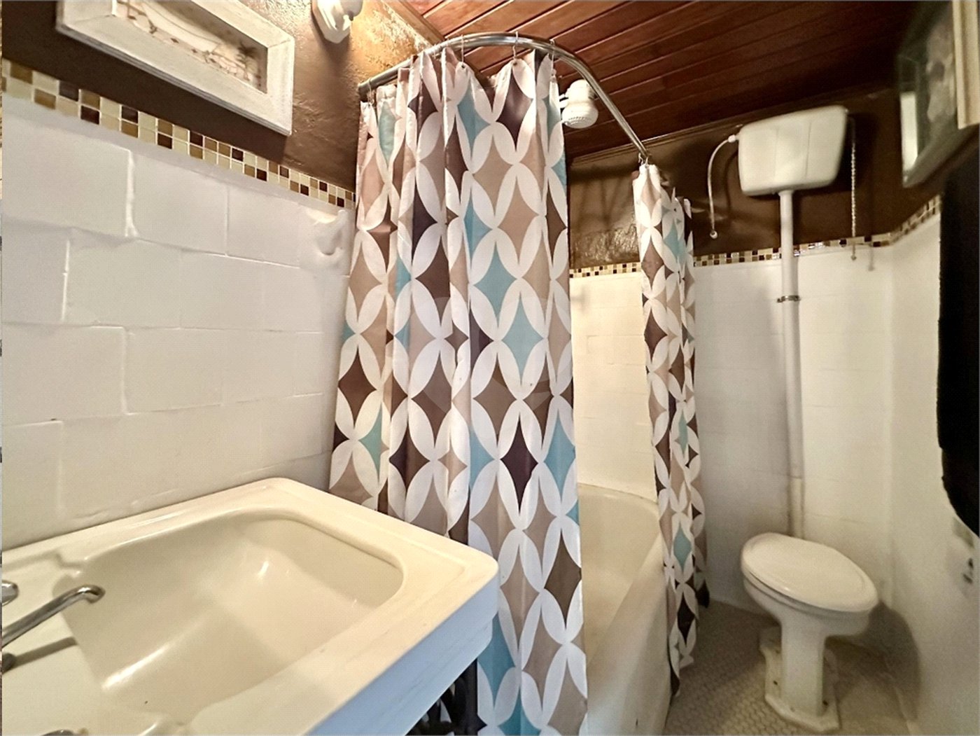 Casa à venda com 7 quartos, sendo 1 suíte, em Cosme Velho, Rio de Janeiro, RJ