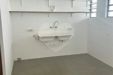 Sobrado para alugar com 5 quartos, sendo 4 suítes, em Jardim Everest, São Paulo, SP