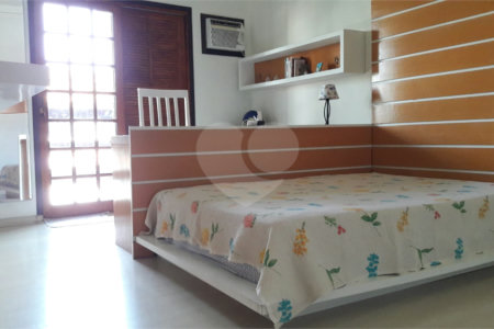 Casa à venda com 3 quartos, sendo 2 suítes, no condomínio Itatitara, Rio de Janeiro - RJ
