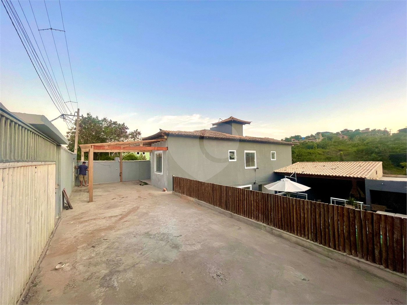 Casa em condomínio à venda com 3 quartos, sendo 2 suítes,  em Praia Rasa, Armação dos Búzios, RJ