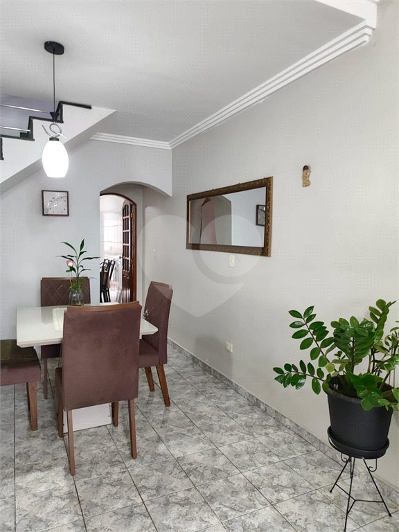 Casa à venda com 4 quartos, sendo 1 suíte, em Jardim Leila, Guarulhos, SP
