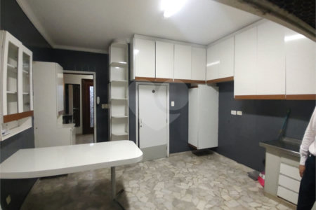 Sobrado à venda com 5 quartos, sendo 3 suítes, em Cidade Monções, São Paulo, SP