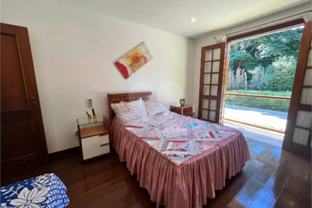 Casa à venda com 4 suítes no condomínio Quinta do Lago, Petrópolis - RJ