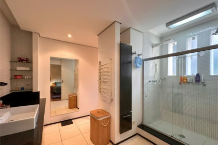 Casa à venda com 3 quartos, sendo 1 suíte, no condomínio Barão do Triunfo, São Paulo - SP
