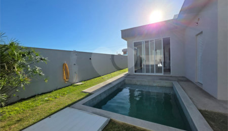 Casa à venda com 3 quartos, sendo 1 suíte,  em Ogiva, Cabo Frio, RJ
