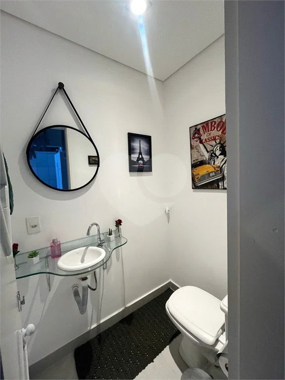 Casa à venda com 3 quartos, sendo 1 suíte, no condomínio Residencial Villagio Vitória, Guarulhos - SP