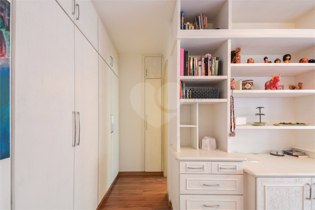 Apartamento à venda com 4 quartos, sendo 3 suítes,  em Jardim Paulista, São Paulo, SP