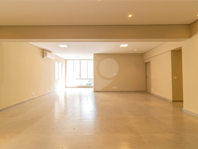 Apartamento à venda com 3 quartos, sendo 2 suítes,  em Bela Vista, São Paulo, SP