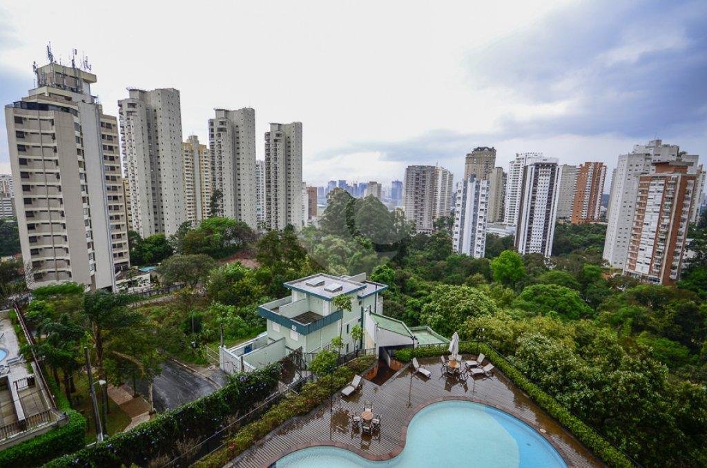 Apartamento à venda com 4 quartos, sendo 2 suítes, em Paraíso do Morumbi, São Paulo, SP