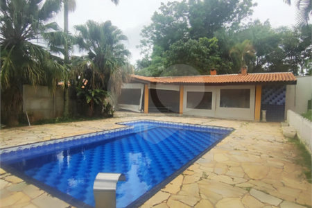 Casa à venda com 4 quartos, sendo 1 suíte, em Ivoturucaia, Jundiaí, SP