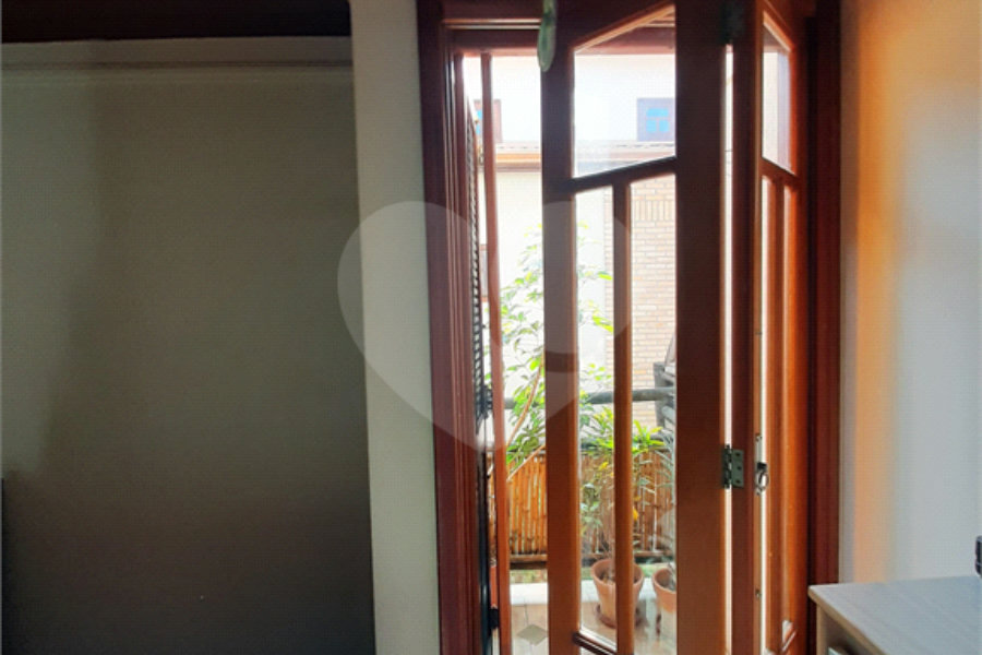 Casa à venda com 3 quartos, sendo 1 suíte, no condomínio Barbará II, São Paulo - SP