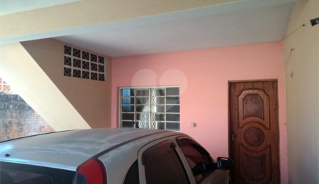 Sobrado à venda com 4 quartos em Cidade Aracy, São Carlos, SP